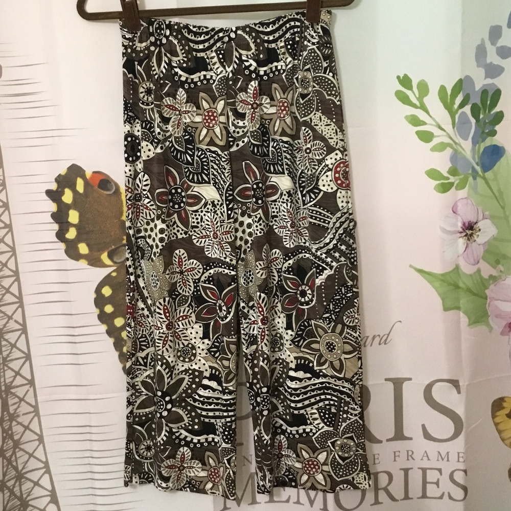 Chico’s Women's 1 Floral Printed Wide Leg Pull On Capris Pants Size 1 Small